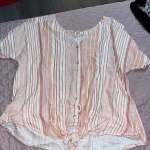 Women’s short sleeve blouse